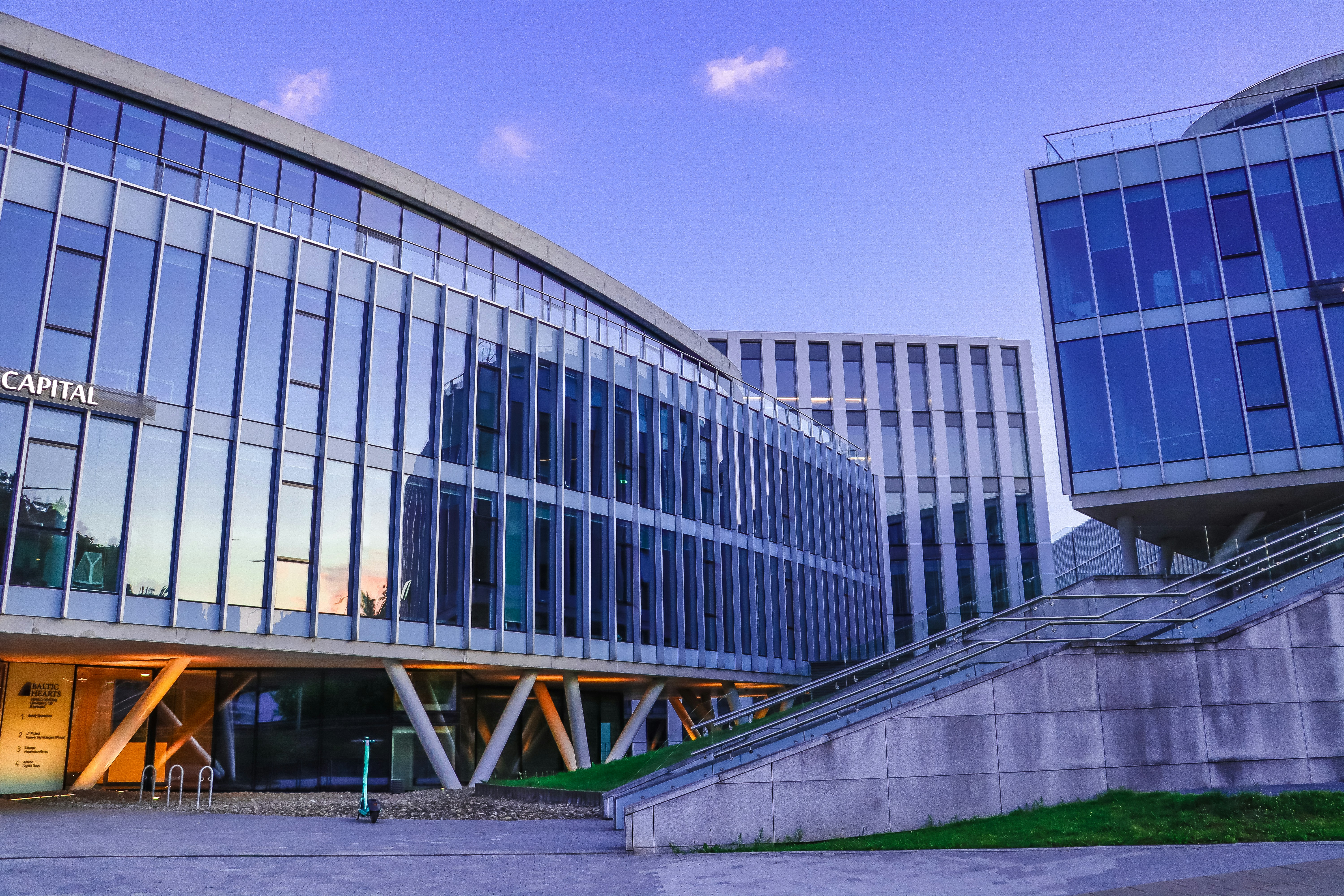 Corporate Headquarters Design: Reflecting Brand Identity in Architecture